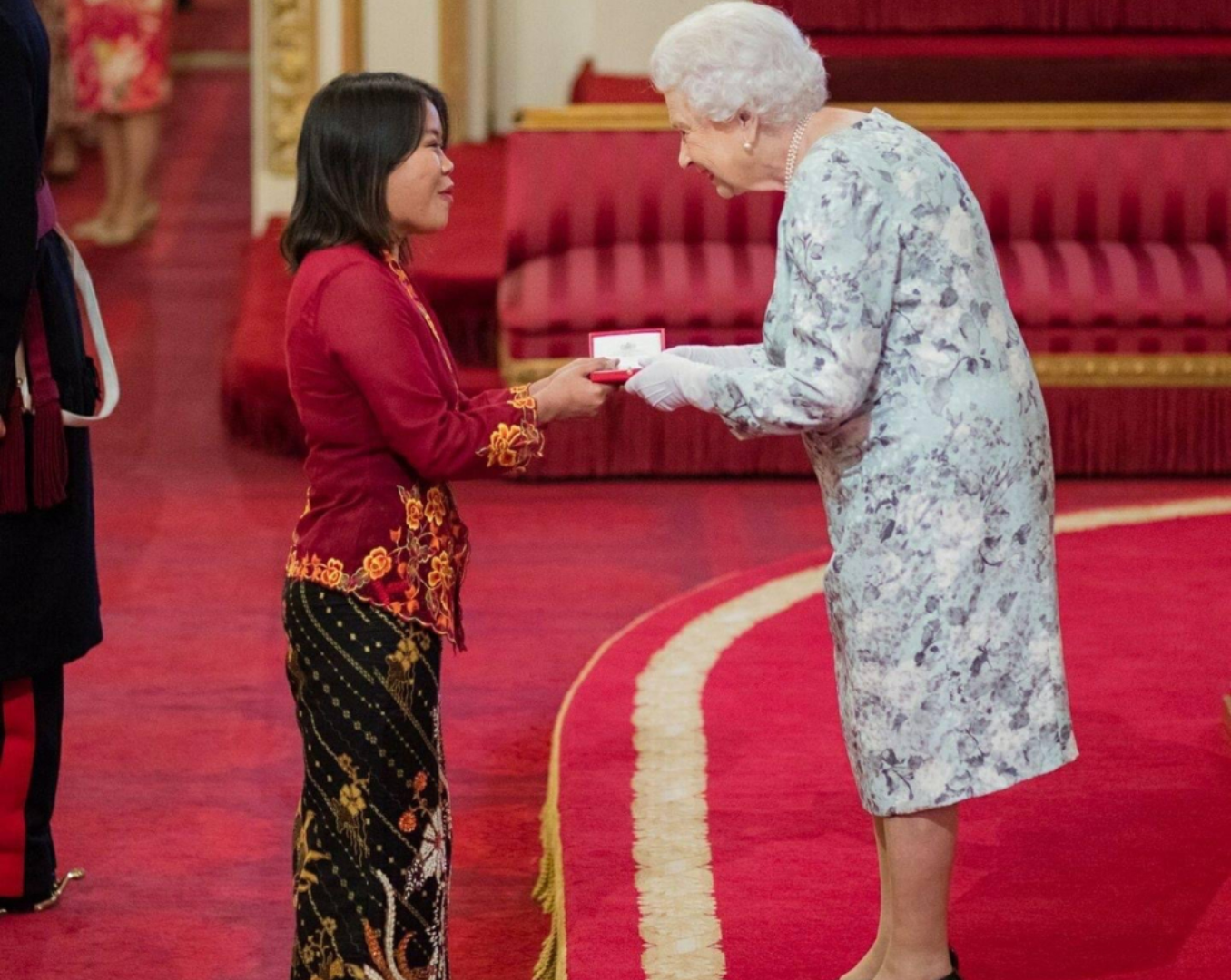 Heidy Quah receiving award