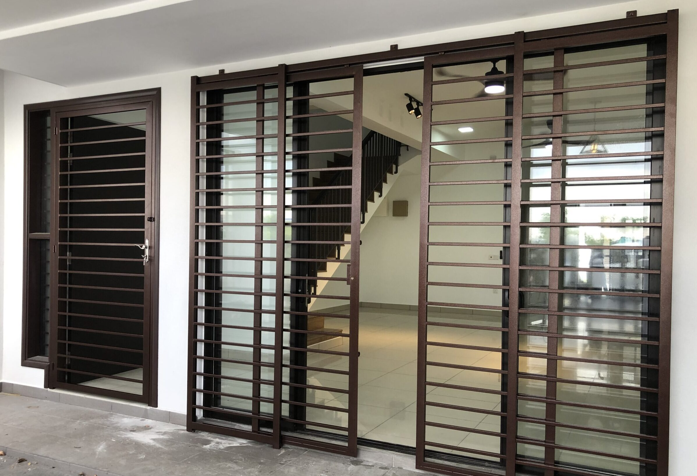 Sliding grille door2