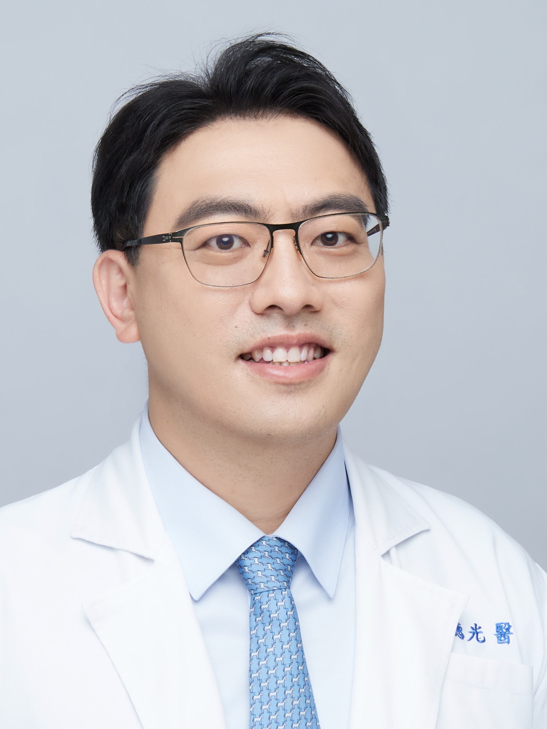 Dr.De-Kuang Hwang