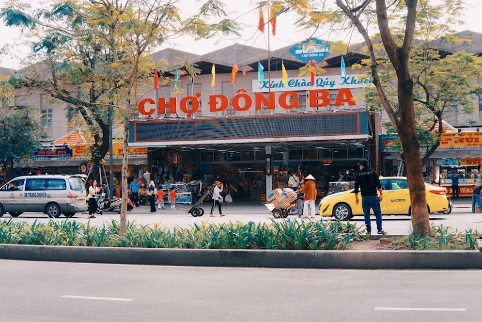 Dong Ba Market