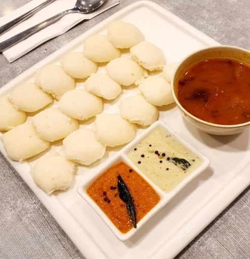 Mr Naan Mrs Idly