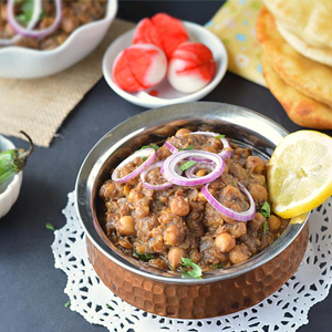 CHOLEY BHATURA
