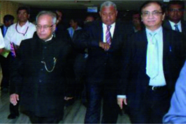 FORMER PRIME MINISTER OF FIJI AND FORMER PRESIDENT OF INDIA INAUGURATING THE MEETING