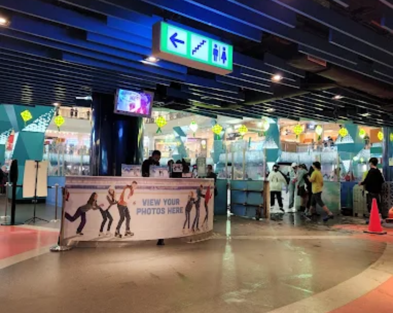 Sunway Pyramid Ice Skating